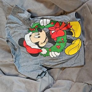 🌻4 for $15🌻 Mickey Christmas shirt